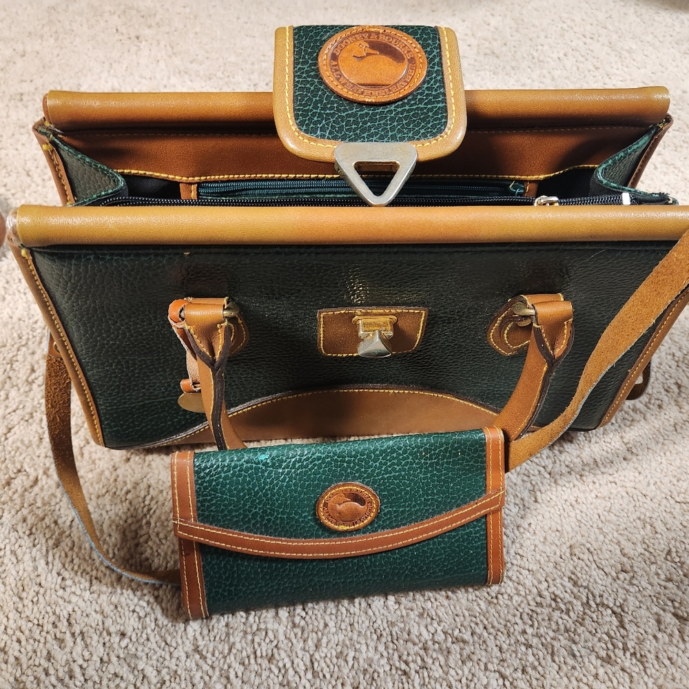 Dooney & Bourke Purse & Wallet